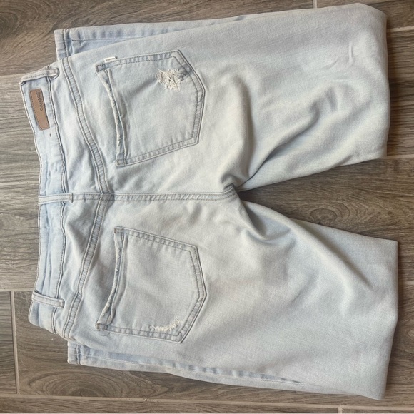 Light wash Ripped Jeans - Picture 5 of 5